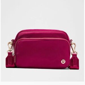 Lululemon Everywhere Crossbody Bag NWTGS